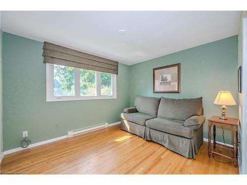 79 Lyon Avenue, Guelph, ON - Indoor Photo Showing Living Room