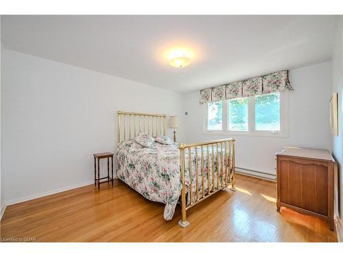 79 Lyon Avenue, Guelph, ON - Indoor Photo Showing Bedroom