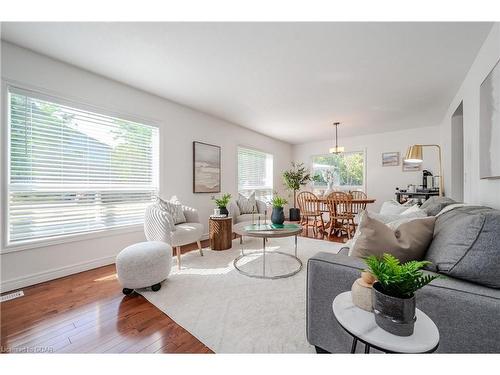 153 Starwood Drive, Guelph, ON - Indoor Photo Showing Living Room