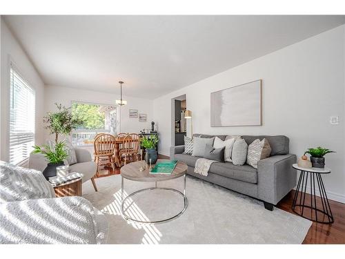 153 Starwood Drive, Guelph, ON - Indoor Photo Showing Living Room