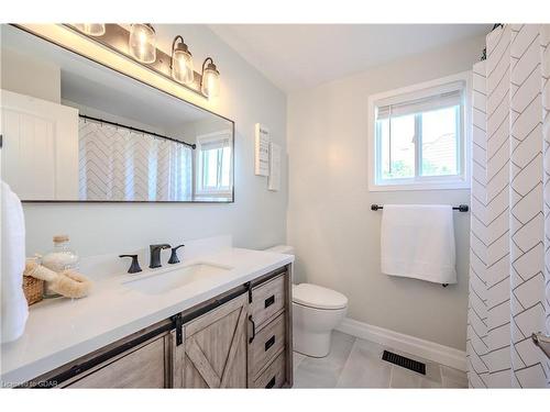 153 Starwood Drive, Guelph, ON - Indoor Photo Showing Bathroom