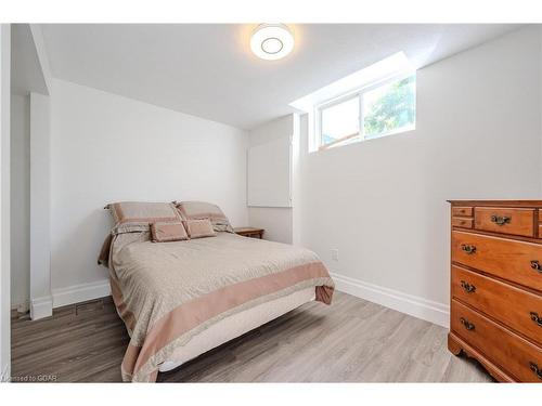 153 Starwood Drive, Guelph, ON - Indoor Photo Showing Bedroom