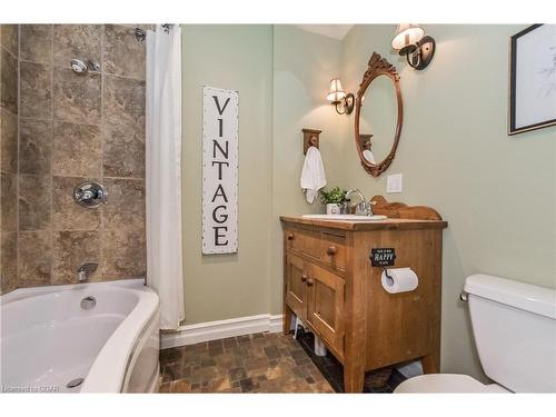 5688 Sixth Line, Rockwood, ON - Indoor Photo Showing Bathroom