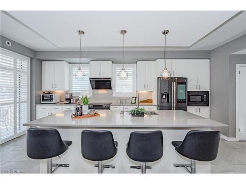 121 Lovett Lane, Guelph, ON - Indoor Photo Showing Kitchen With Upgraded Kitchen