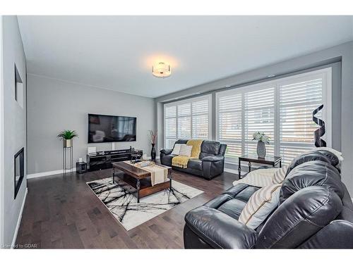 121 Lovett Lane, Guelph, ON - Indoor Photo Showing Living Room