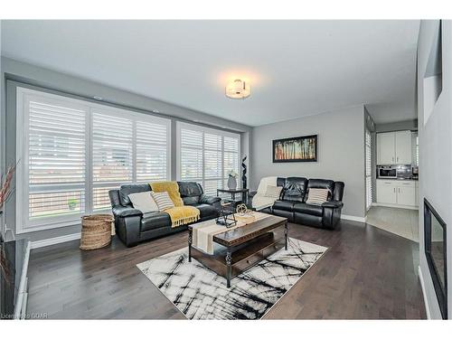 121 Lovett Lane, Guelph, ON - Indoor Photo Showing Living Room