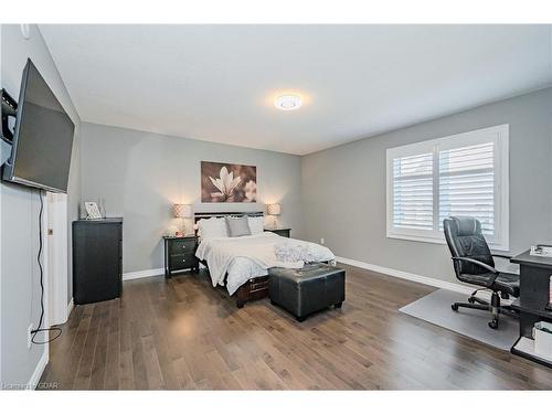 121 Lovett Lane, Guelph, ON - Indoor Photo Showing Bedroom