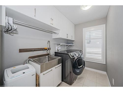 121 Lovett Lane, Guelph, ON - Indoor Photo Showing Laundry Room