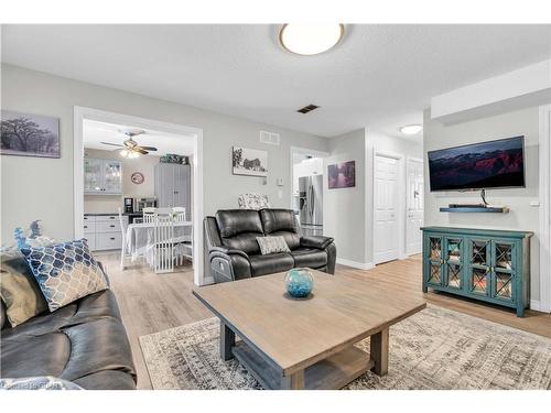 848 Scotland Street, Fergus, ON - Indoor Photo Showing Living Room