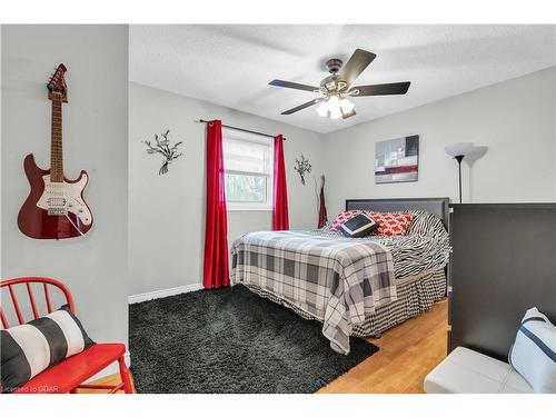 848 Scotland Street, Fergus, ON - Indoor Photo Showing Bedroom