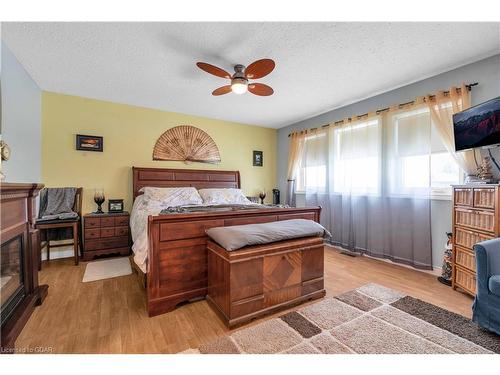 848 Scotland Street, Fergus, ON - Indoor Photo Showing Bedroom