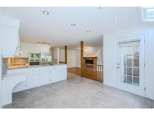 85 Hands Drive, Guelph, ON - Indoor Photo Showing Kitchen