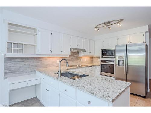 85 Hands Drive, Guelph, ON - Indoor Photo Showing Kitchen With Upgraded Kitchen