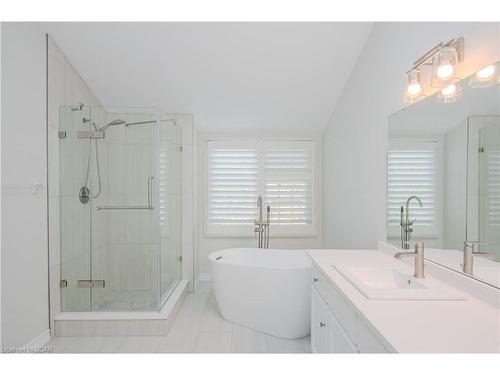 85 Hands Drive, Guelph, ON - Indoor Photo Showing Bathroom