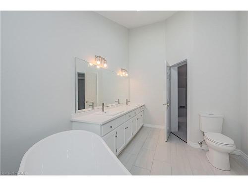 85 Hands Drive, Guelph, ON - Indoor Photo Showing Bathroom