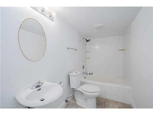 85 Hands Drive, Guelph, ON - Indoor Photo Showing Bathroom