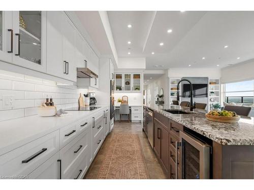 1402-1878 Gordon Street, Guelph, ON - Indoor Photo Showing Kitchen With Upgraded Kitchen