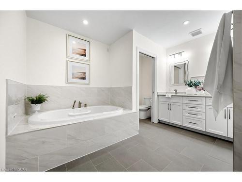 1402-1878 Gordon Street, Guelph, ON - Indoor Photo Showing Bathroom