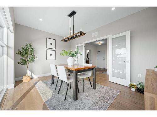 1402-1878 Gordon Street, Guelph, ON - Indoor Photo Showing Dining Room