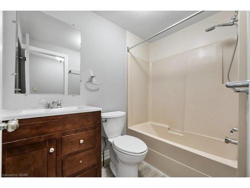 9-180 Marksam Road, Guelph, ON - Indoor Photo Showing Bathroom