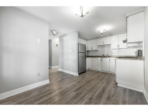 9-180 Marksam Road, Guelph, ON - Indoor Photo Showing Kitchen With Upgraded Kitchen