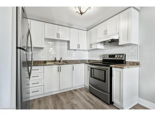 9-180 Marksam Road, Guelph, ON - Indoor Photo Showing Kitchen With Upgraded Kitchen