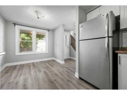 9-180 Marksam Road, Guelph, ON - Indoor Photo Showing Kitchen