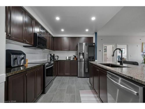 423-1440 Gordon Street, Guelph, ON - Indoor Photo Showing Kitchen With Upgraded Kitchen