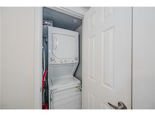 304-64 Frederick Drive, Guelph, ON - Indoor Photo Showing Laundry Room