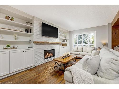 118 Scots Lane, Rockwood, ON - Indoor Photo Showing Living Room With Fireplace