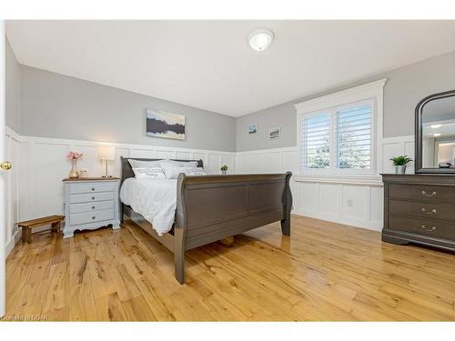 118 Scots Lane, Rockwood, ON - Indoor Photo Showing Bedroom