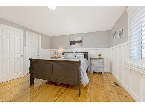 118 Scots Lane, Rockwood, ON - Indoor Photo Showing Bedroom