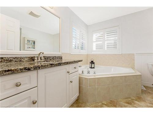 118 Scots Lane, Rockwood, ON - Indoor Photo Showing Bathroom