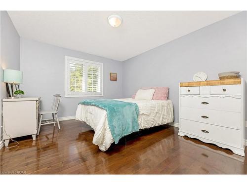 118 Scots Lane, Rockwood, ON - Indoor Photo Showing Bedroom