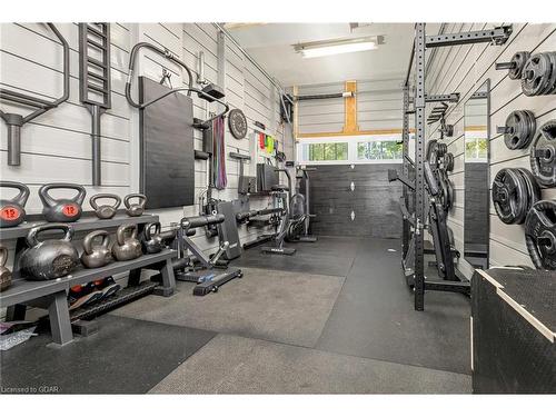 118 Scots Lane, Rockwood, ON - Indoor Photo Showing Garage