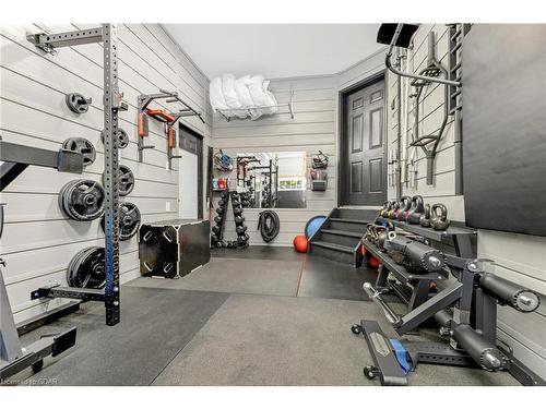 118 Scots Lane, Rockwood, ON - Indoor Photo Showing Garage