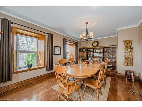 8108 Wellington Rd 22, Centre Wellington, ON - Indoor Photo Showing Dining Room