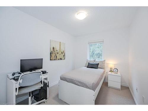 27 Arlington Crescent, Guelph, ON - Indoor Photo Showing Bedroom