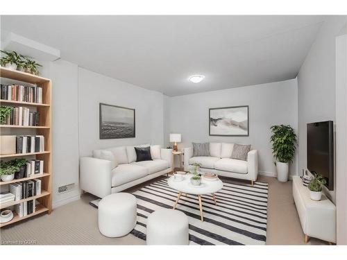 27 Arlington Crescent, Guelph, ON - Indoor Photo Showing Living Room