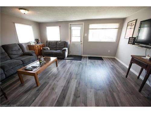 14 Industrial Street, Guelph, ON - Indoor Photo Showing Living Room