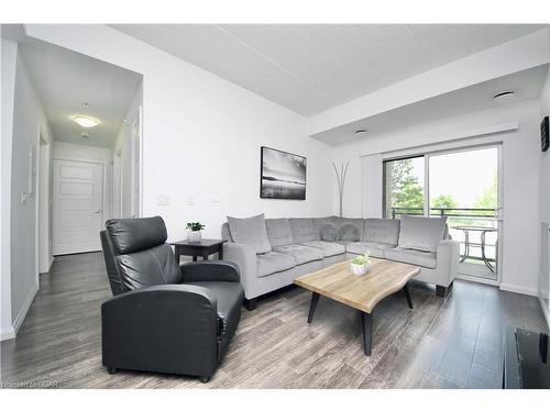 110-17 Kay Crescent, Guelph, ON - Indoor Photo Showing Living Room