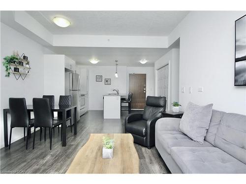 110-17 Kay Crescent, Guelph, ON - Indoor Photo Showing Living Room