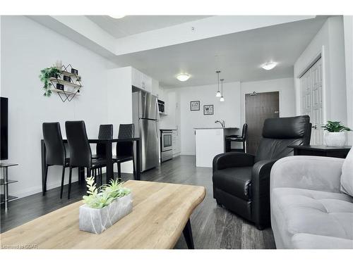 110-17 Kay Crescent, Guelph, ON - Indoor Photo Showing Living Room