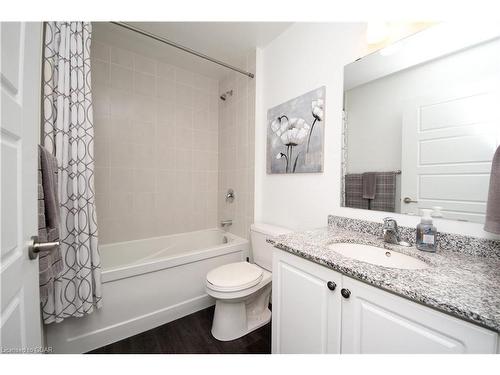 110-17 Kay Crescent, Guelph, ON - Indoor Photo Showing Bathroom