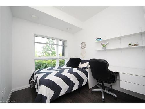 110-17 Kay Crescent, Guelph, ON - Indoor Photo Showing Bedroom