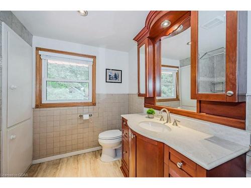 49 June Avenue, Guelph, ON - Indoor Photo Showing Bathroom