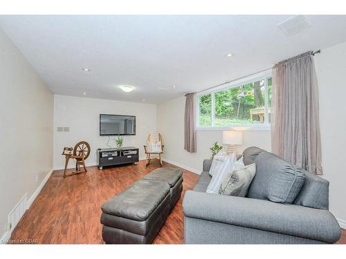 49 June Avenue, Guelph, ON - Indoor Photo Showing Living Room