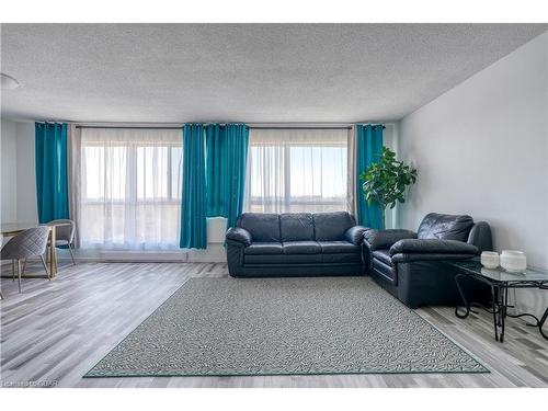 1101-358 Waterloo Avenue, Guelph, ON - Indoor Photo Showing Living Room