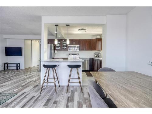 1101-358 Waterloo Avenue, Guelph, ON - Indoor Photo Showing Kitchen