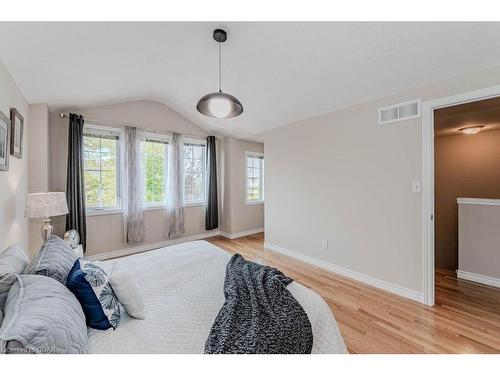 210 Rickson Avenue, Guelph, ON - Indoor Photo Showing Bedroom